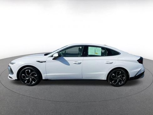 Used 2025 Hyundai Sonata SEL FWD image 9
