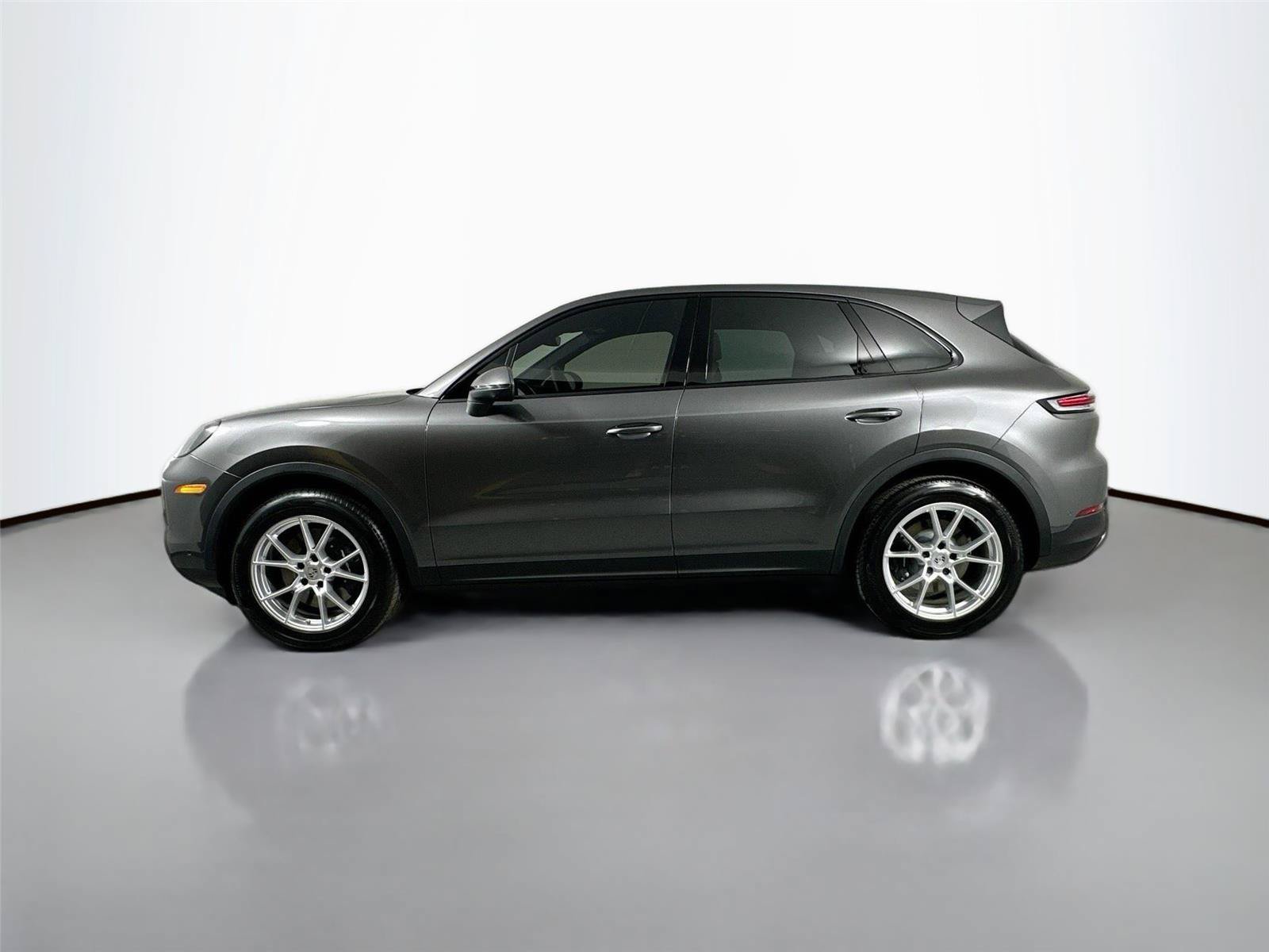 Certified 2026 Porsche Cayenne AWD/4WD image 2