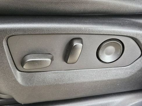 Used 2022 Chevrolet Silverado 1500 ZR2 w/ Technology Package image 27