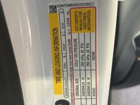 New 2025 Chevrolet Equinox EV LT image 41