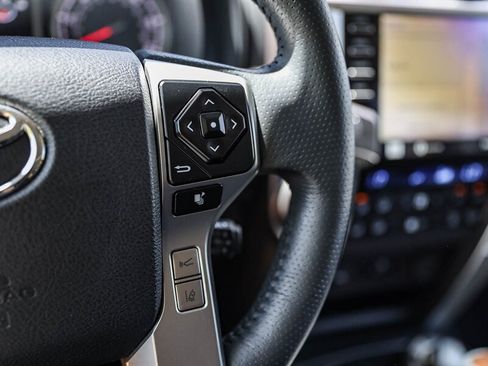 Used 2022 Toyota 4Runner Limited AWD/4WD image 35