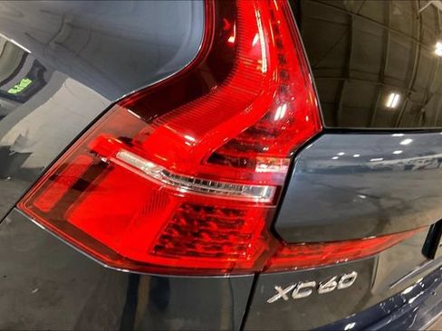 Certified 2024 Volvo XC60 B5 Plus w/ Climate Package AWD/4WD image 33