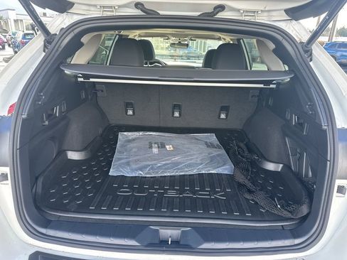Used 2025 Subaru Outback Onyx Edition image 23