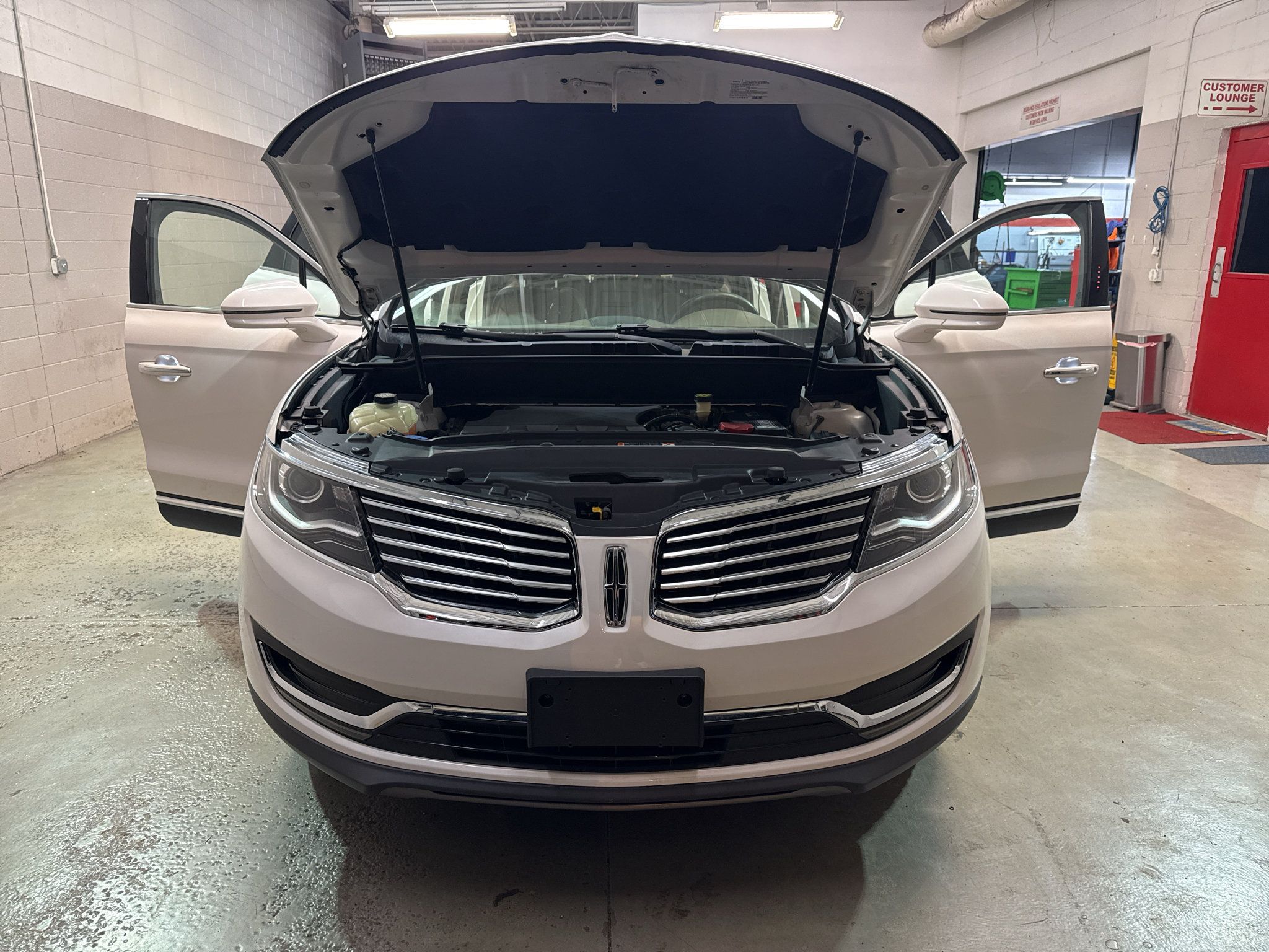 Used 2017 Lincoln MKX Reserve w/ Lincoln MKX Climate Package AWD/4WD image 10