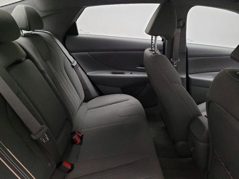 Used 2025 Hyundai Elantra SEL FWD image 19