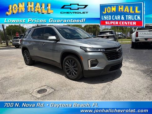 Used 2023 Chevrolet Traverse RS FWD image 1