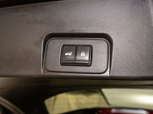 Used 2023 Nissan Rogue SL w/ SL Premium Package image 6