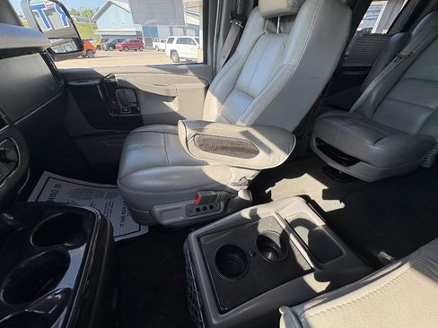 Used 2019 Chevrolet Express 2500 Extended w/ Enhanced Convenience Package RWD image 34