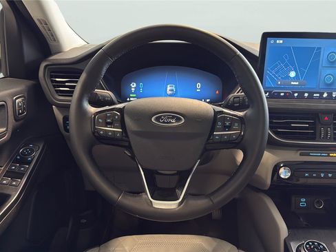 Used 2023 Ford Escape SE w/ PHEV Premium Package FWD image 14