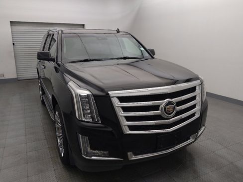 Used 2015 Cadillac Escalade Luxury image 14