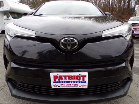 Used 2018 Toyota C-HR XLE image 2