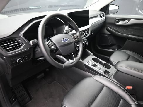 Used 2025 Ford Escape Platinum AWD/4WD image 19