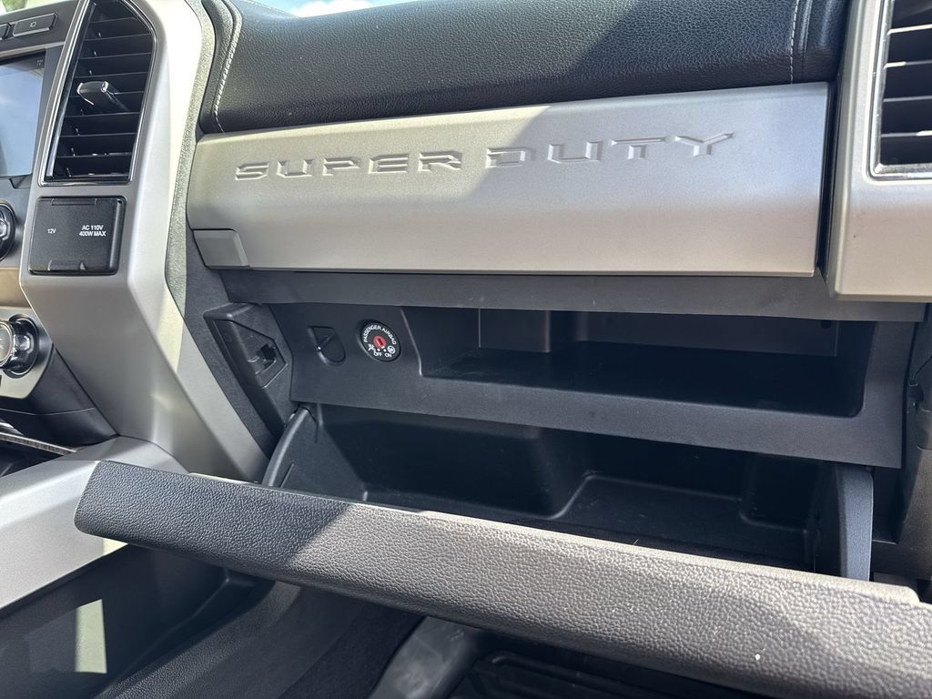 Used 2019 Ford F250 Lariat w/ Lariat Ultimate Package AWD/4WD image 35