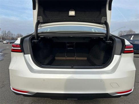 Certified 2025 BMW 530i xDrive w/ Premium Package image 35