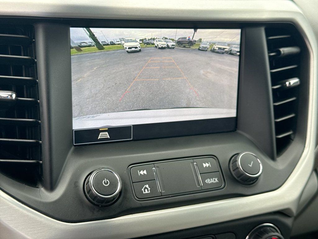 Used 2021 GMC Acadia SLT AWD/4WD image 30