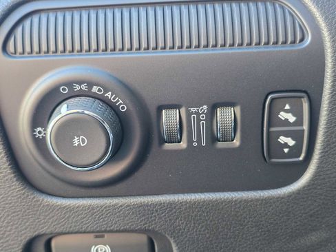 Used 2022 Jeep Wagoneer Series II AWD/4WD image 25