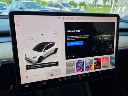 Used 2024 Tesla Model Y Long Range AWD/4WD image 45