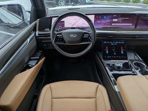 New 2026 Cadillac Escalade ESV Luxury w/ Touring Package AWD/4WD image 18