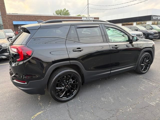 Certified 2024 GMC Terrain SLT w/ Elevation Edition FWD image 6