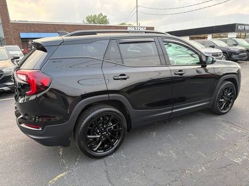 Certified 2024 GMC Terrain SLT w/ Elevation Edition FWD image 6