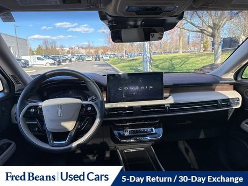 Used 2025 Lincoln Corsair Reserve w/ Equipment Group 202A image 14