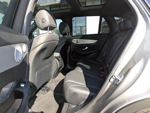 Used 2019 Mercedes-Benz GLC 300 4MATIC image 40