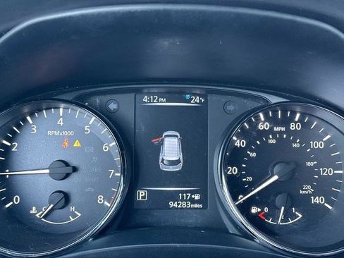 Used 2017 Nissan Rogue S image 32