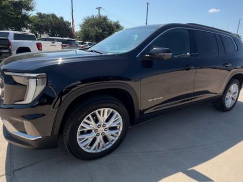 Certified 2026 GMC Acadia Elevation w/ Elevation Premium Package FWD image 4