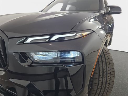 Certified 2024 BMW X7 M60i w/ Executive Package image 34