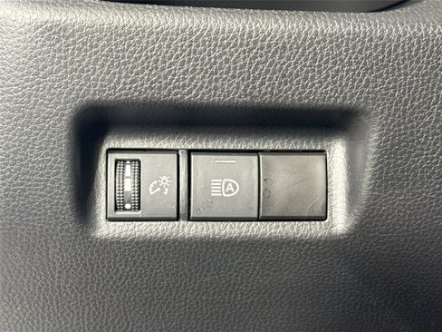 Used 2022 Toyota RAV4 XLE image 14