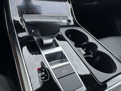 Used 2019 Audi Q8 Premium Plus w/ Premium Plus image 15