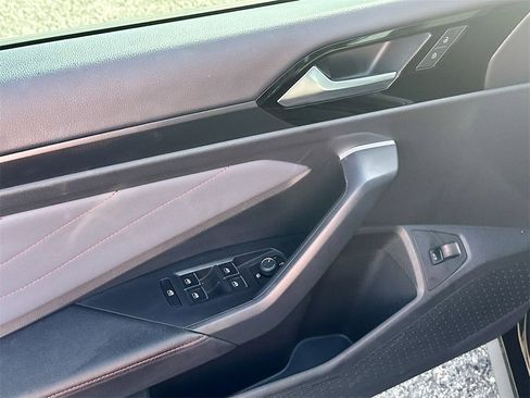 Used 2025 Volkswagen Jetta GLI Autobahn image 21