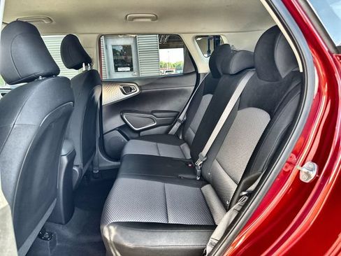 Used 2023 Kia Soul LX w/ LX Technology Package FWD image 25