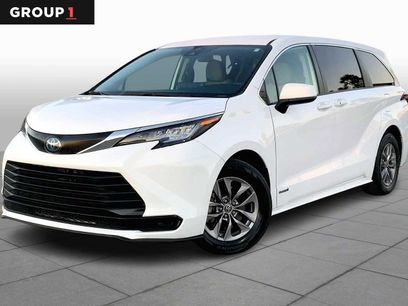 Used 2021 Toyota Sienna LE