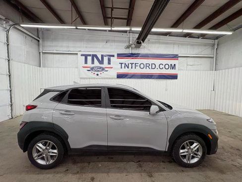 Used 2022 Hyundai Kona SE image 1