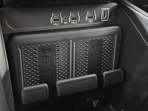 Used 2025 RAM 1500 Laramie AWD/4WD image 14