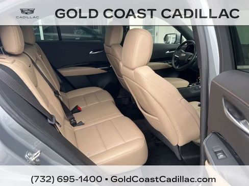 Used 2024 Cadillac XT4 Luxury w/ Cold Weather Package image 8