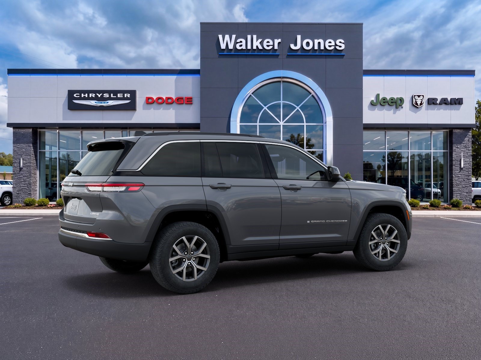New 2027 Jeep Grand Cherokee Laredo X RWD image 4
