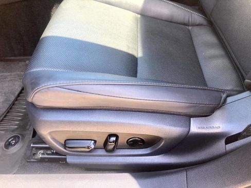 Used 2022 Lexus ES 350 w/ Premium Package FWD image 11