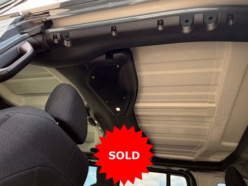 Used 2025 Jeep Wrangler Unlimited Sahara AWD/4WD image 34