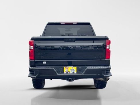 Used 2024 Chevrolet Silverado 1500 Custom Trail Boss w/ Dark Appearance Package image 5