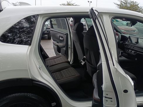 Used 2024 Honda HR-V Sport image 15