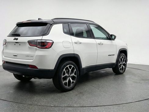 Used 2025 Jeep Compass Limited AWD/4WD image 9