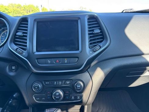 Used 2021 Jeep Cherokee Latitude Lux w/ Sun & Sound Group AWD/4WD image 20