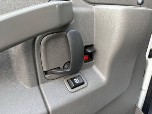 Used 2019 Chevrolet Express 3500 LT w/ LT Preferred Equipment Group RWD image 30