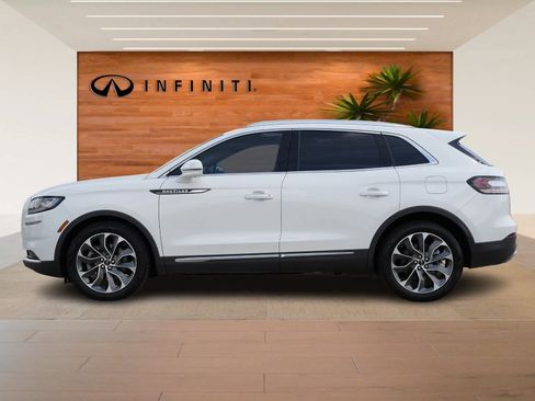 Used 2022 Lincoln Nautilus Reserve w/ Luxury Package image 4