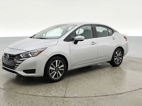 Used 2025 Nissan Versa SV FWD image 3