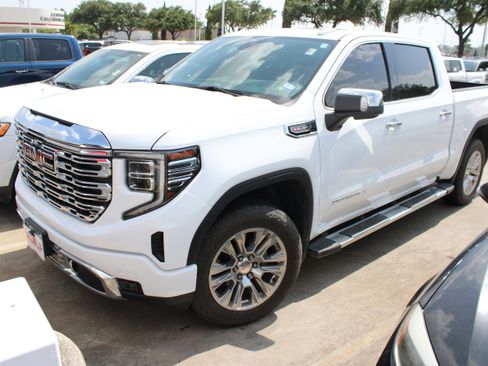 Used 2024 GMC Sierra 1500 Denali AWD/4WD image 3
