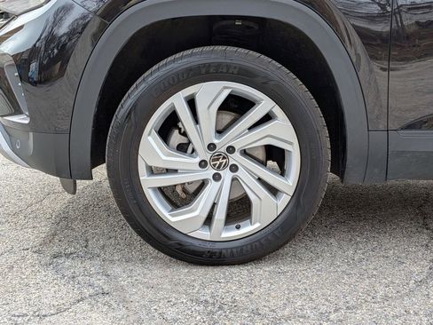 Used 2023 Volkswagen Atlas SE image 30