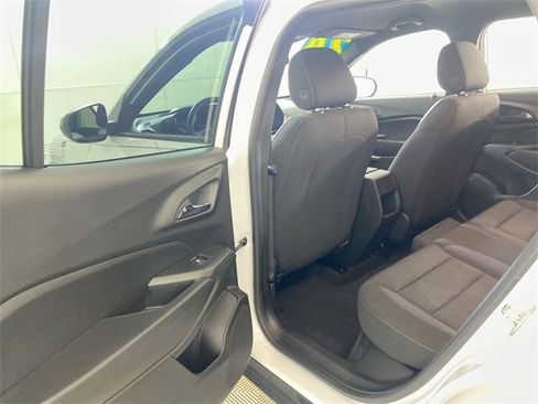 Used 2024 Chevrolet Trax RS image 29